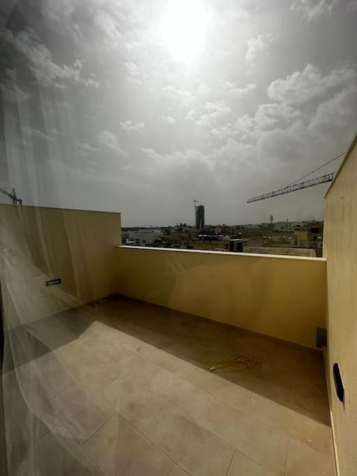 Duplex Penthouse In Gzira Sleeps 6 Apartment Ngoại thất bức ảnh